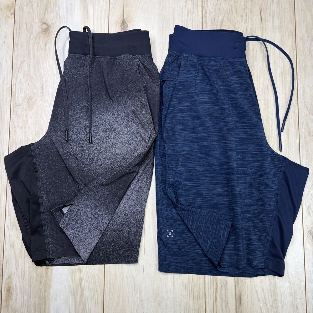 Lululemon Men's XS T.H.E. Short 9" Linerless LM7AAWS Lot Of 2